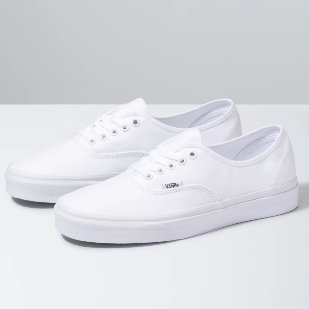 NWOT Men’s White Vans